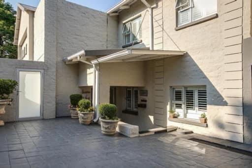 37 Alexandra Avenue, Self Catering Executive Apartment No Load Shedding And Water Outages Johannesburg Esterno foto