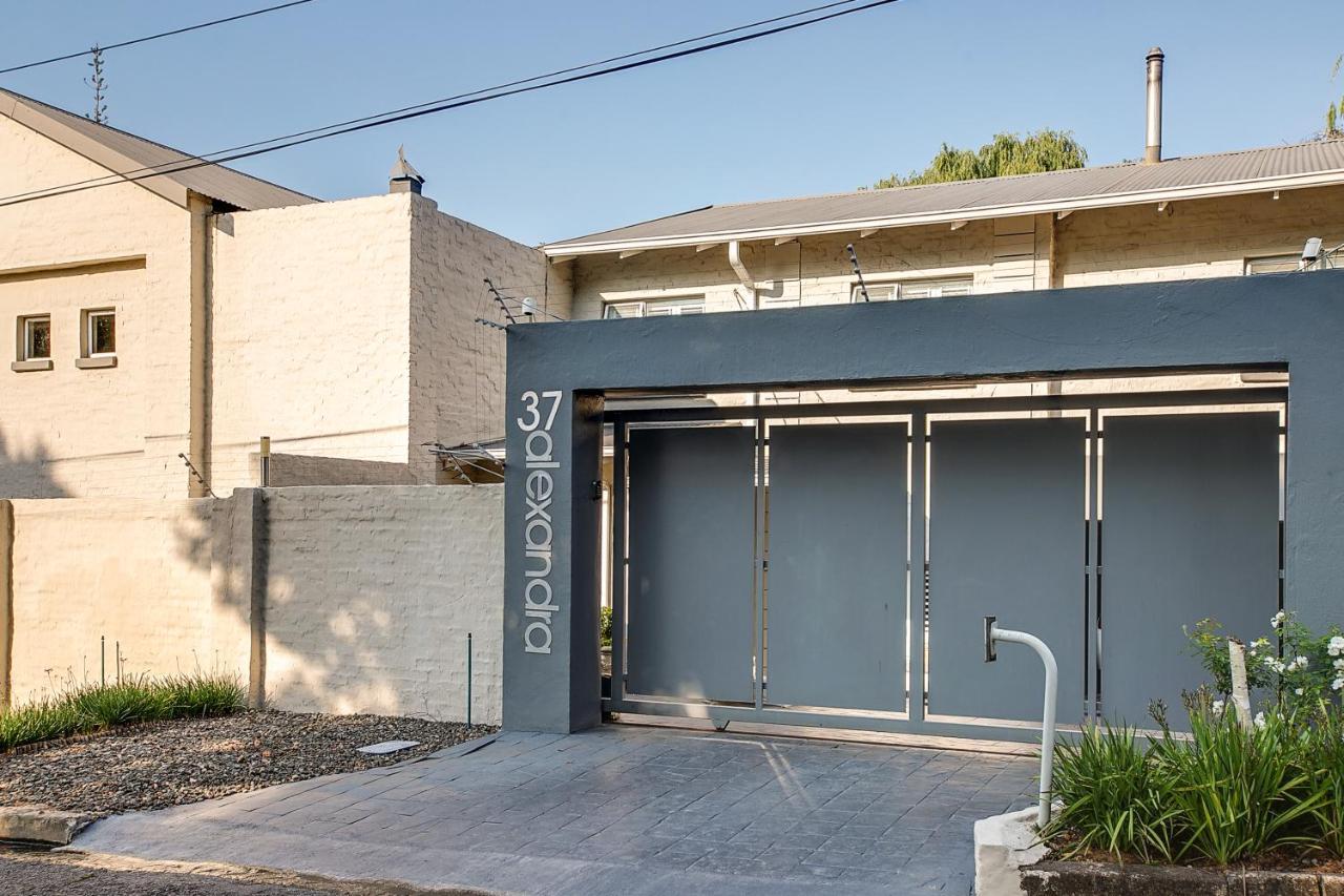 37 Alexandra Avenue, Self Catering Executive Apartment No Load Shedding And Water Outages Johannesburg Esterno foto